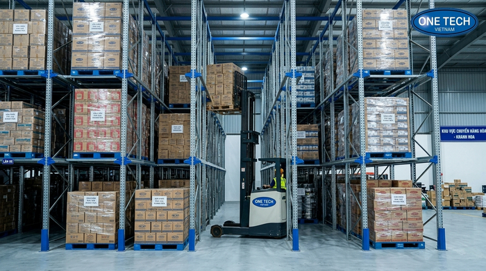 Kệ Drive In cho kho cần lưu nhiều pallet cùng chủng loại Kệ Drive In tăng mật độ lưu trữ cho kho trung chuyển Khánh Hòa