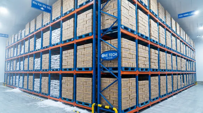 Kệ Push Back kho lạnh hải sản Cam Ranh Kệ Push Back cho kho lạnh hải sản Cam Ranh giúp tăng mật độ lưu trữ